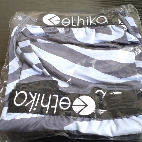 Ethika inspired set - Picture 2 of 2